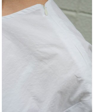 muuc つゆ草刺繍半袖プルオーバー〈日本製・上質な天然素材・遠州織物〉〈繊細なオリジナル花刺繍〉〈ゆったりフリーサイズ〉〈上品な大人の布帛Tシャツ〉 ホワイト