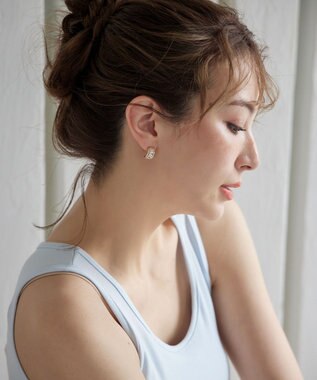 Tiaclasse 【金属アレルギー対応】　クリスタルピアス ゴールド