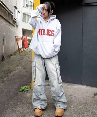 WEGO 【ユニセックス着用ITEM/SMLサイズ展開】グラフィックロゴプルパーカー アッシュグレー