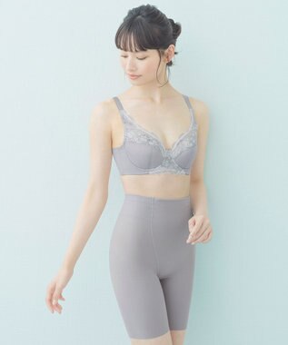 Wing フルカップブラ　背中の段差すっきり　カップ肌側は綿混素材　バストをしっかり包み込む　ウイング／ワコール　KB2114 グレー