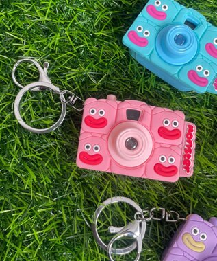 WEGO モンスタートイカメラキーホルダー ピンク