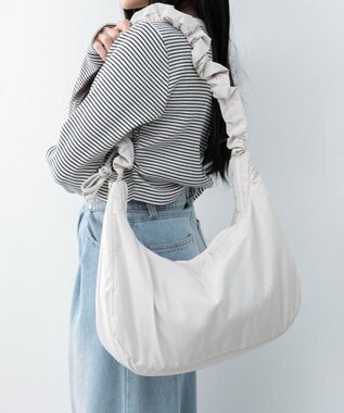  【ユニセックス着用ITEM】ハーフムーンドロストショルダー