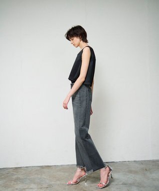 GRACE CONTINENTAL ベルトレスデニムパンツ ブラック