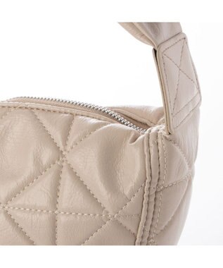 UNBILLION カシュカシュ cachecache / ソフト合皮キルティングハーフムーンショルダー アイボリー