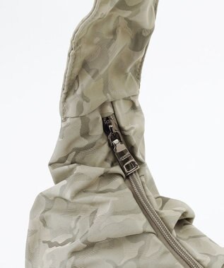 Y'SACCS 迷彩ジャカードシャーリングショルダーバッグ グレージュ