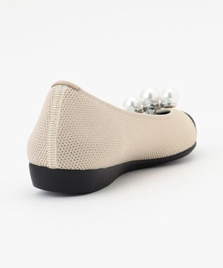 TOCCA 【軽量・撥水・お洗濯可・選べるシュークリップ】steppi×TOCCA BICOLOR POINTED PUMPS パンプス ベージュ×パール