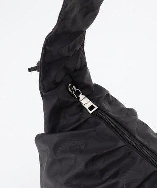 Y'SACCS 迷彩ジャカードシャーリングショルダーバッグ ブラック