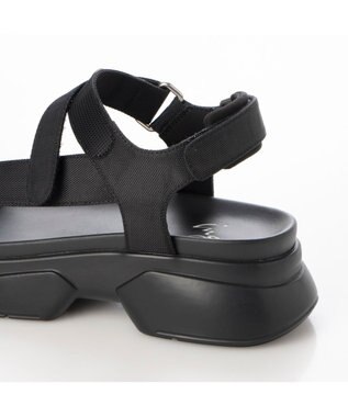 ing <ing>ボリュームソールスポーツサンダル ブラック