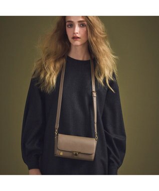 A.D.M.J. 【牛革】クラシックアニルブリロ/ラウンドクラッチショルダー ANTIQUE BROWN