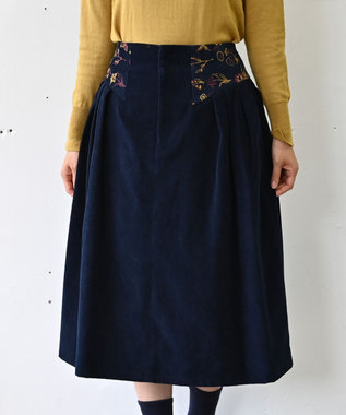 muuc 〈遠州織物の工場で織られた上質なコットンコーデュロイ生地〉花刺繍スカート（セットアップ可能）