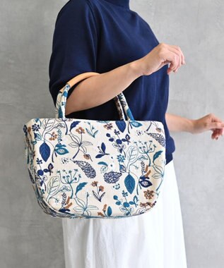 AND WOOL 筆記帳刺繍の半円バッグ ベージュ