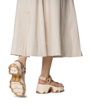 SOREL SOREL/ キネティック オーラ ワイストラップ /ソレル Honest Beige Bleached Ceramic