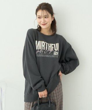 earth music&ecology ウ゛ィンテージ風裏毛ロゴプルオーバー Charcoal Gray