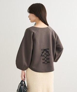 Green Parks ■ESCAR コルセットコード刺繍プルオーバー Charcoal Gray