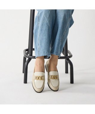 ing <ing>チェーンモチーフローファー アイボリーコンビ
