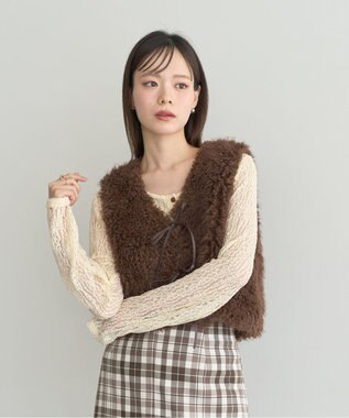 earth music&ecology フェイクファーショートジレ Brown