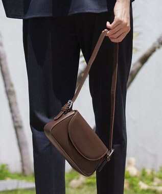 Tiaclasse 【安田美沙子さん着用・2TYPE肩紐/ショルダー&斜め掛け】フラップミニバッグ モカ(プレーン）