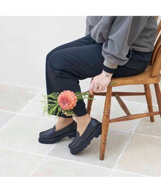 ing <ing>タンクソールモカデザインローファー ブラック