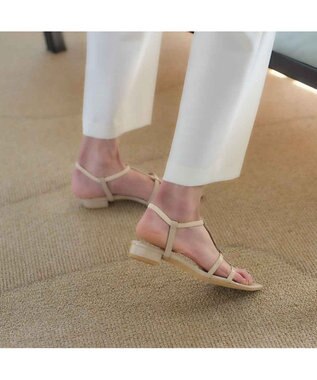 MODE ET JACOMO <carino>ポインテッドトゥTストラップサンダル ベージュエナメル