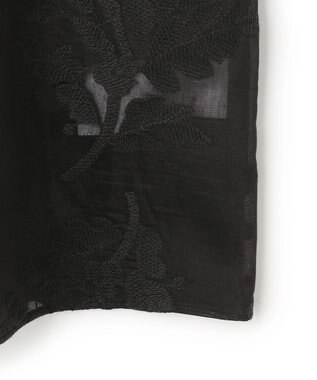 UNFILO L 【前後着用可能の2WAY仕様】ボタニカル エンブロイダリー ブラウス ブラック