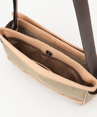 Y'SACCS トラベル ホライズンショルダー ベージュ