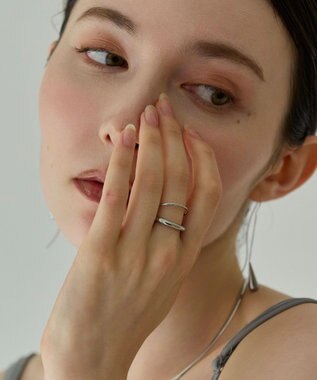 Phoebe 〈金属アレルギー対応〉デュオフォルムループリング　シルバー　ねじれ/ひねり/ステンレス シルバー