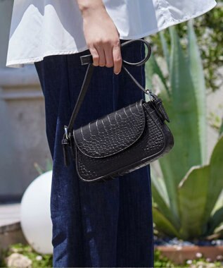 Tiaclasse 【安田美沙子さん着用・2TYPE肩紐/ショルダー&斜め掛け】フラップミニバッグ ブラックA(クロコ調）