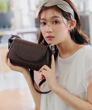 Tiaclasse 【安田美沙子さん着用・2TYPE肩紐/ショルダー&斜め掛け】フラップミニバッグ モカA(クロコ調）