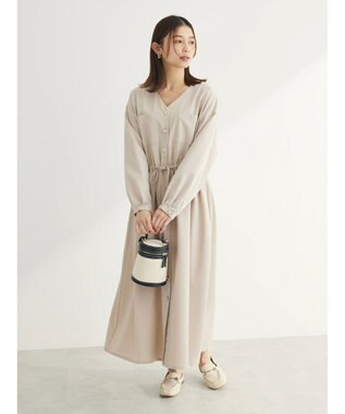 Green Parks ・ＥＬＥＮＣＡＲＥ　ＤＵＥ　Ｖネックイロイロ釦ワンピース Beige