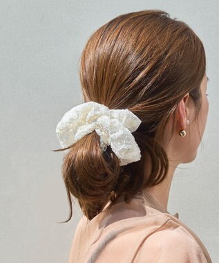 Phoebe <オンワード限定セット>ガーリッシュレースシュシュ×バックモチーフイヤリング ホワイト