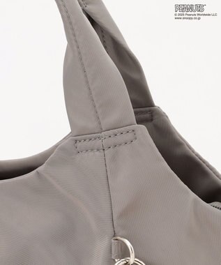 Y'SACCS SNOOPYデザイン サイドギャザー2wayトート　Mサイズ(スケートボード） グレー