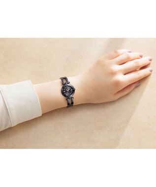 CITIZEN 【トレンドのオールブラック】人気ハーフバングルウオッチに新色登場 ブラック