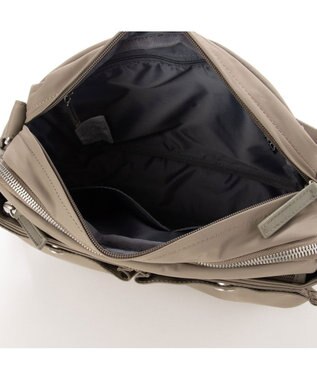 Y'SACCS ダブルホックポケットショルダー グレージュ