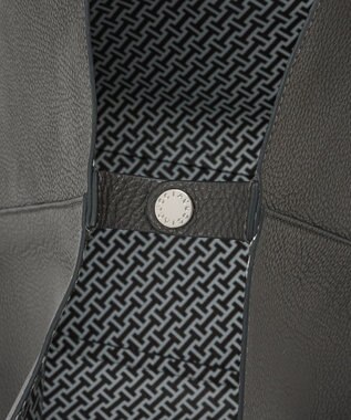 IACUCCI オペラ L CERVO/STAMPA INTERNA チャコールグレー