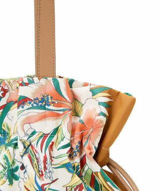 TOPKAPI 【TREASURE TOPKAPI】マイルドサテン スカーフ柄 巾着 トート バッグ キャメル