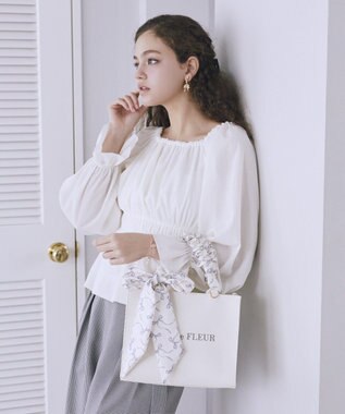 Maison de FLEUR スカーフ付きギャザーハンドル２Ｗａｙバッグ