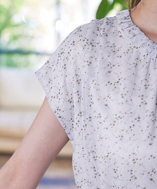 Tiaclasse L 【洗える】花柄シフォン衿ギャザーワンピース グレー