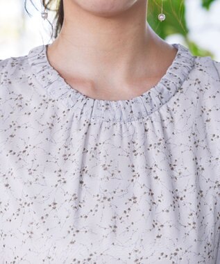 Tiaclasse L 【洗える】花柄シフォン衿ギャザーワンピース グレー