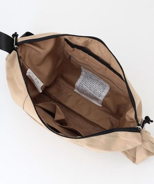 LA BAGAGERIE 【maison vert】 【トラベルにぴったり！】メニーポケットボディショルダーバッグ ベージュ