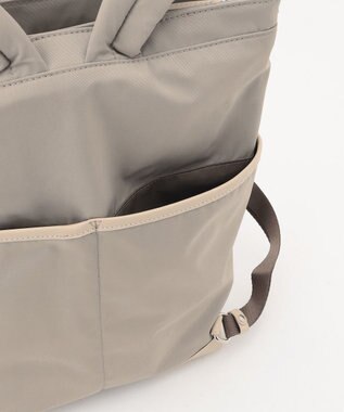 Y'SACCS アシメファスナーポケットリュック ベージュ