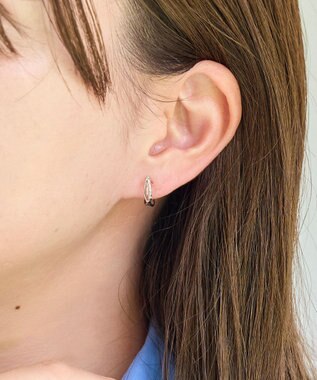 Phoebe 〈シリーズ累計販売10000点突破！〉〈痛くないシリーズ/金属アレルギー対応〉クロスフープクリスタルループフィットイヤリング　シルバー シルバー