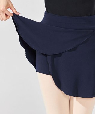 Chacott ショートスパッツ付きスカート ネイビー