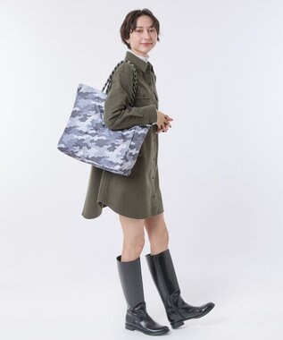 LeSportsac LARGE 2 WAY TOTE/2ウェイブラック/グレーカモ 2ウェイブラック/グレーカモ