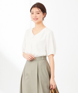  【洗える】パール調Ｖネック ブラウス