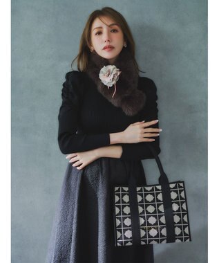 TOCCA 【百田夏菜子さん着用】【ブローチ取り外し可】BIJOUX RIBBON FURTIPPET ティペット ライトグレー系