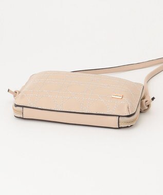 LA BAGAGERIE 【レザー×ステッチ】スクエアマルチポシェット アイボリー