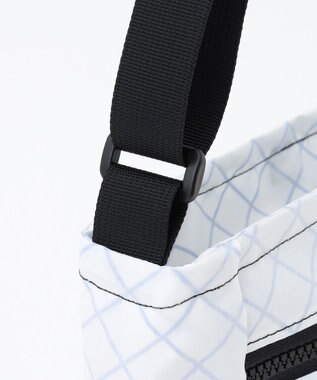 JOSEPH ABBOUD MOUNTAIN 【リサイクル素材・ハンドメイド生産】flowfold - Odyssey Crossebody 3L ショルダーバッグ ホワイト系