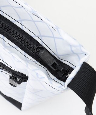 JOSEPH ABBOUD MOUNTAIN 【リサイクル素材・ハンドメイド生産】flowfold - Odyssey Crossebody 3L ショルダーバッグ ホワイト系