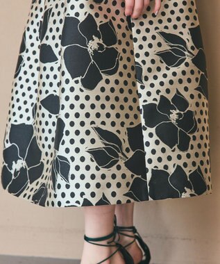 GRACE CONTINENTAL ドットボタニカルジャガードドレス ホワイト