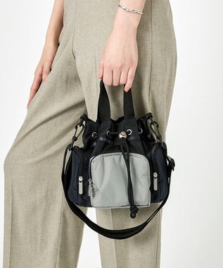 LeSportsac CONV DRAWSTRING CROSSBODY/ブラック/ドーブ/ディープシーブルー CB ブラック/ドーブ/ディープシーブルー CB